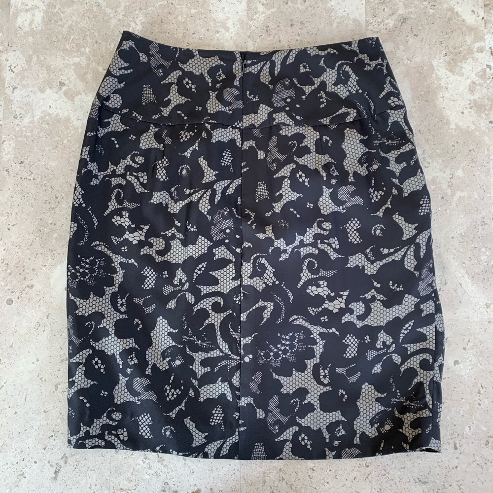 BANANA REPUBLIC Silk Skirt - Picture 2 of 5
